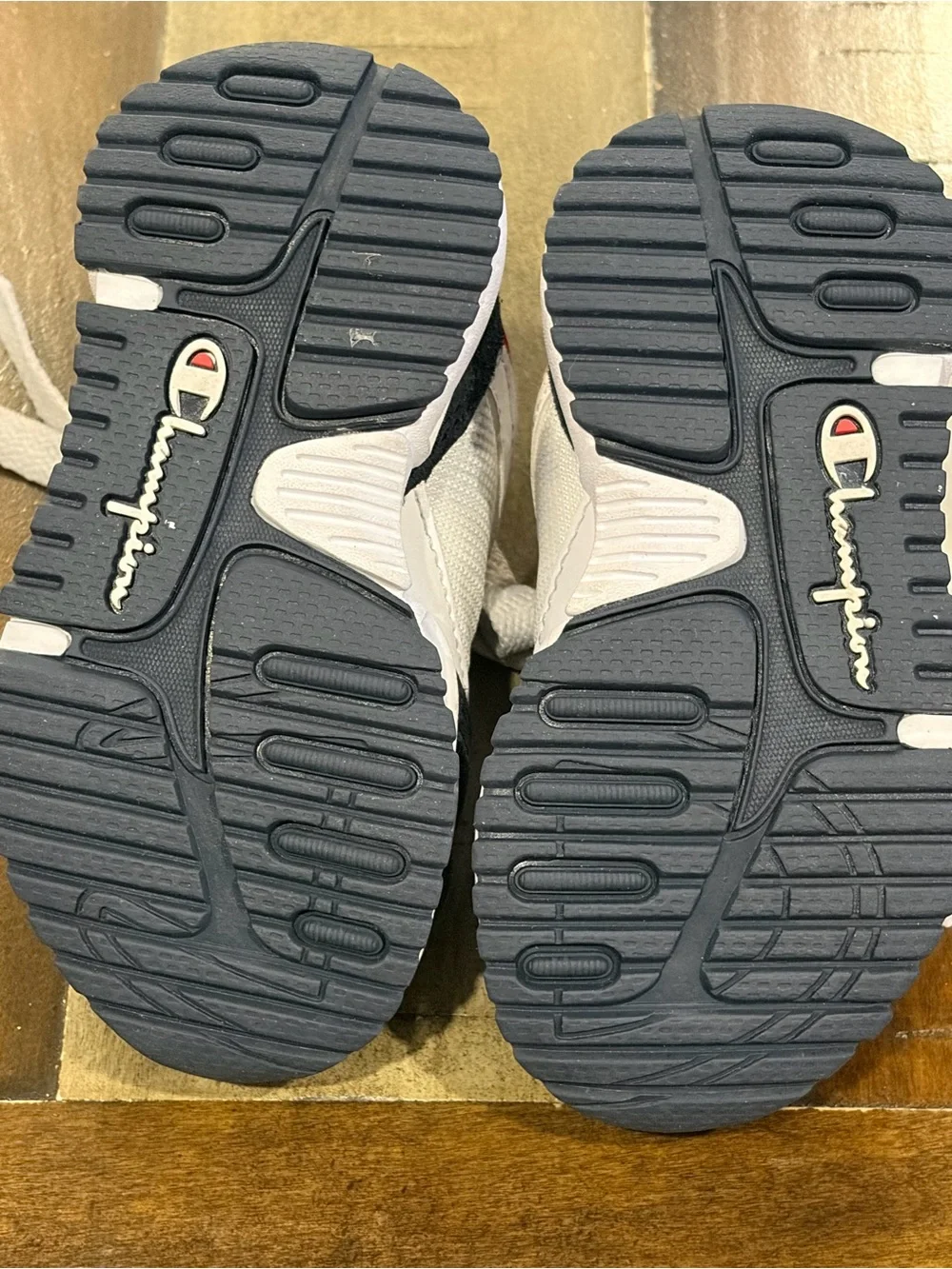 Champion Retro Shoes White/Blue/Red Shoes Sz 5T